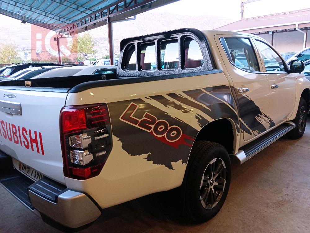 میتسوبیشی L200